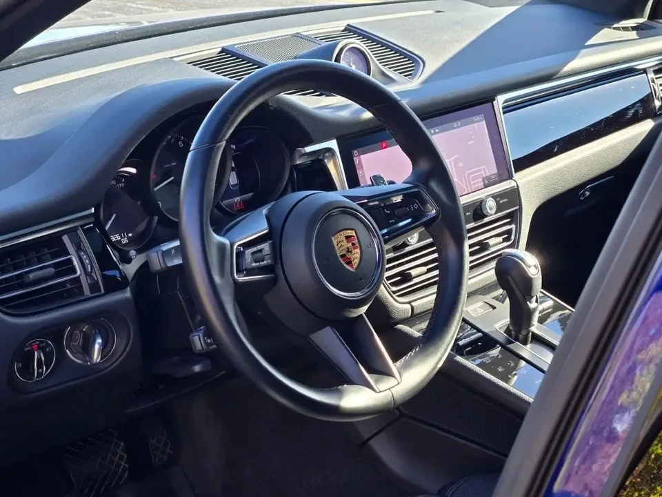 2024 Porsche Macan - Image 4 of 8