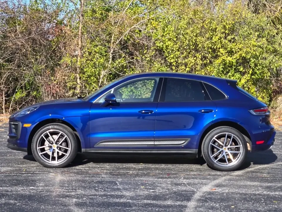 2024 Porsche Macan - Image 2 of 8