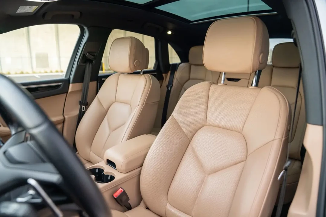 2024 Porsche Macan - Image 5 of 6
