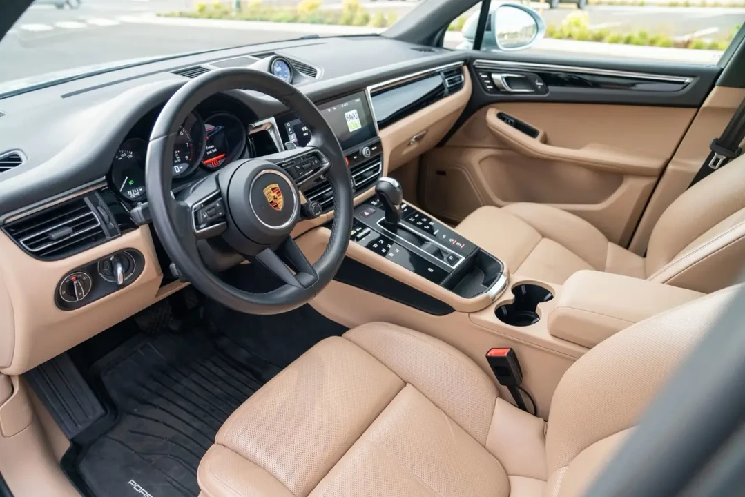 2024 Porsche Macan - Image 4 of 6
