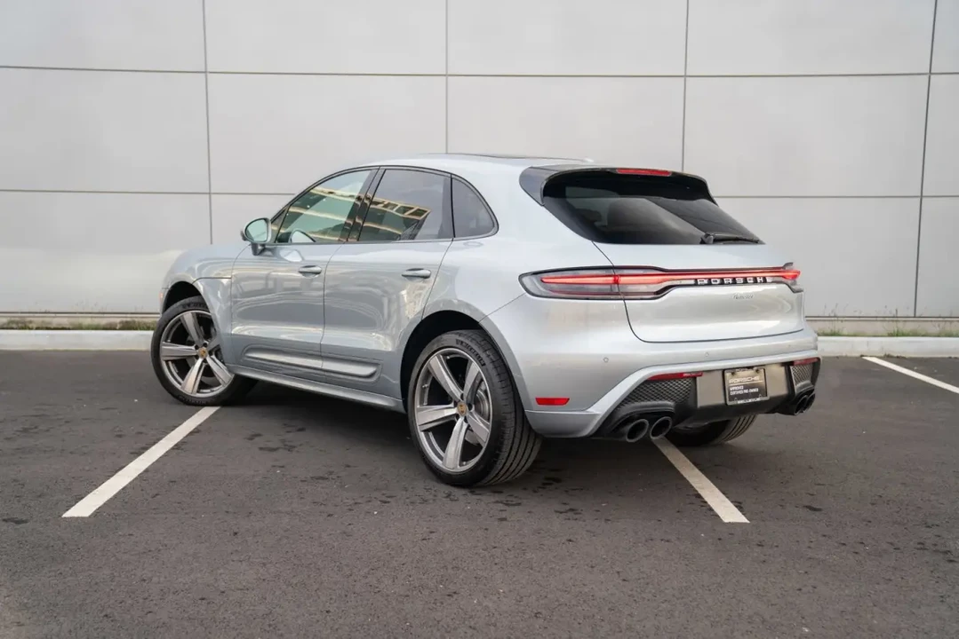 2024 Porsche Macan - Image 3 of 6