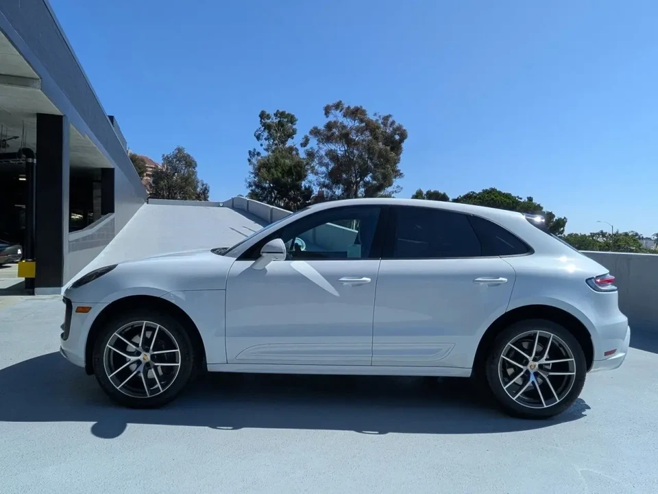 2024 Porsche Macan - Image 2 of 11
