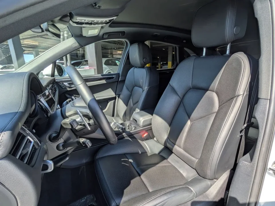 2024 Porsche Macan - Image 5 of 11