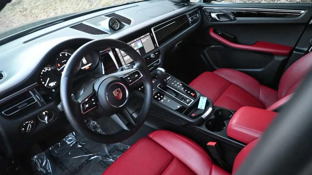2024 Porsche Macan - Image 4 of 13
