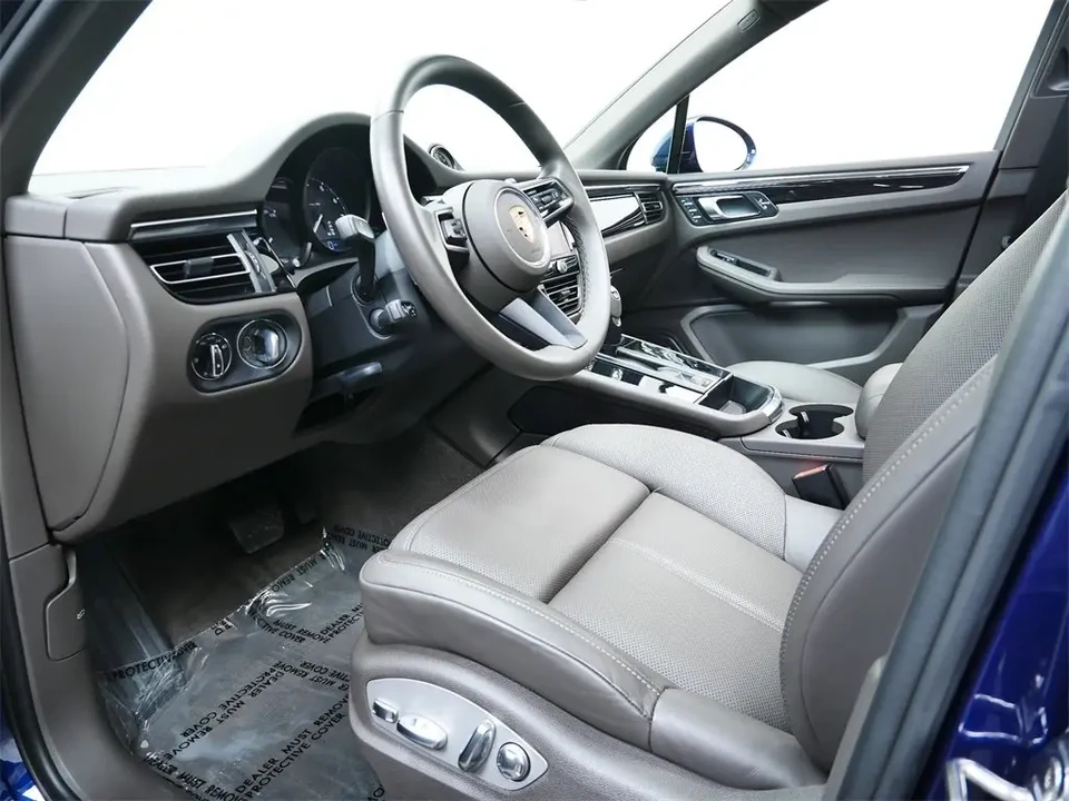 2024 Porsche Macan - Image 2 of 6