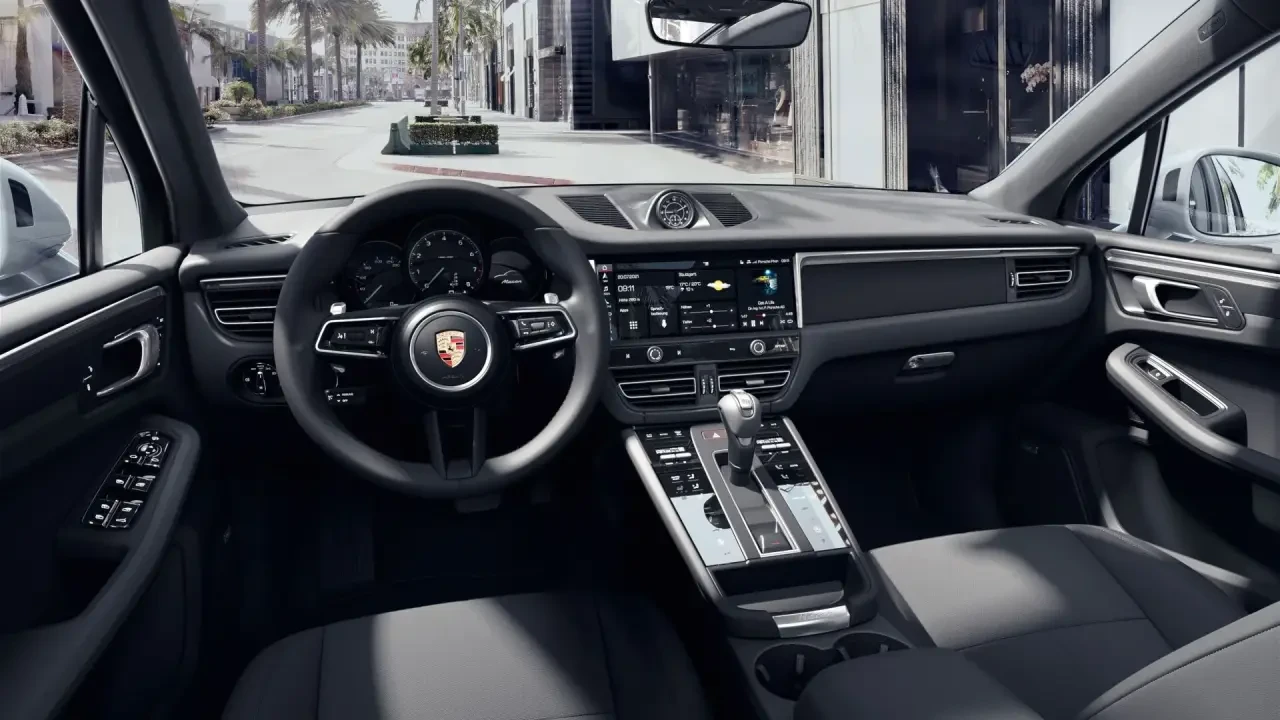 2024 Porsche Macan - Image 4 of 7