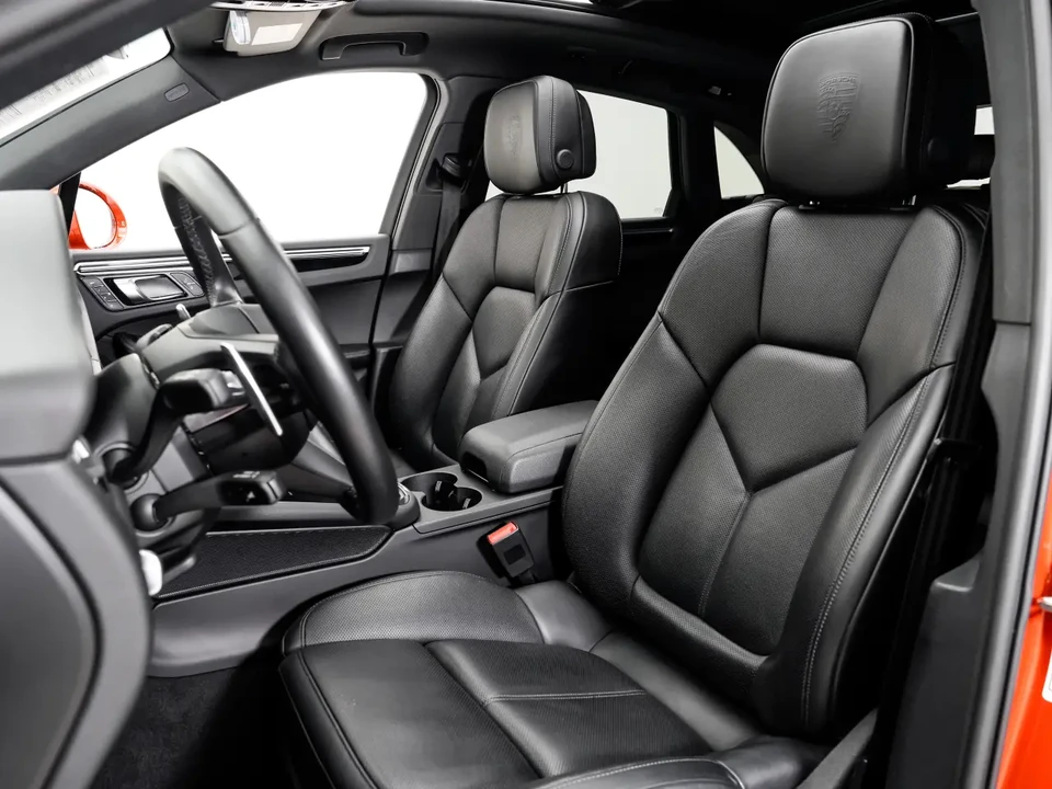 2024 Porsche Macan - Image 6 of 8