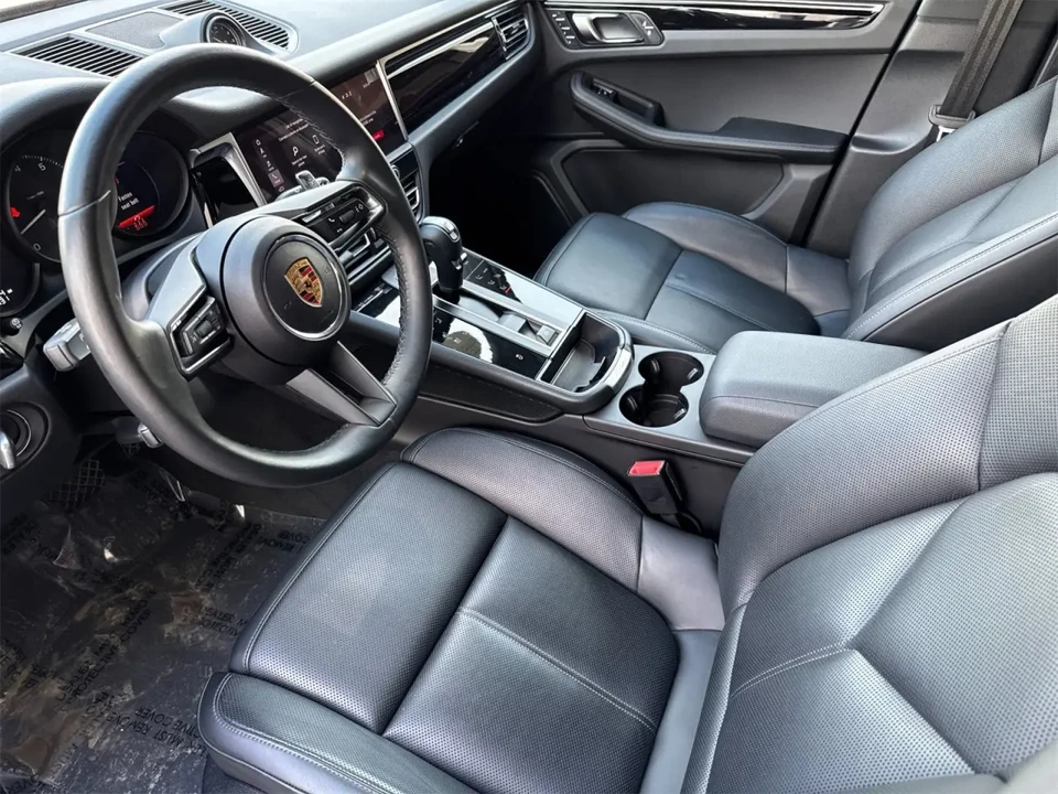 2024 Porsche Macan - Image 4 of 8