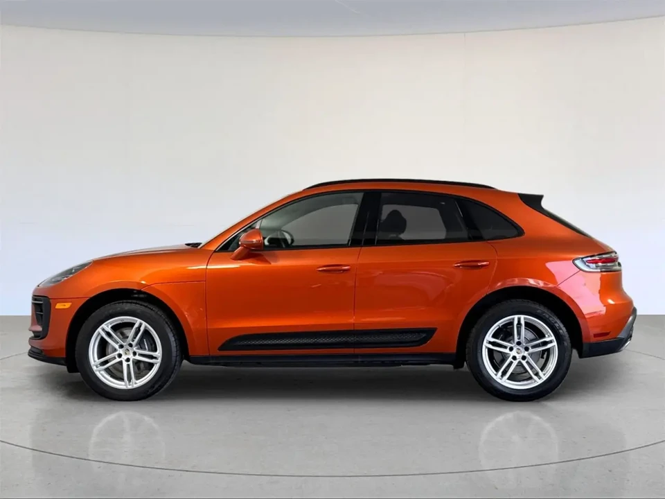 2024 Porsche Macan - Image 2 of 8