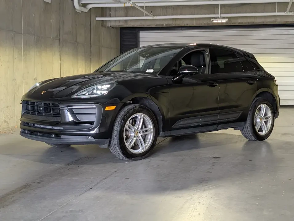 2024 Porsche Macan - Image 11 of 13