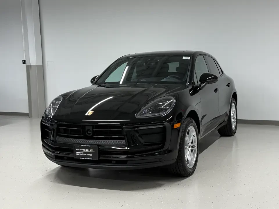 2024 Porsche Macan - Image 10 of 13