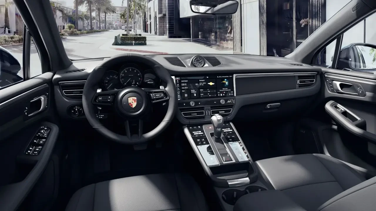 2024 Porsche Macan - Image 4 of 6