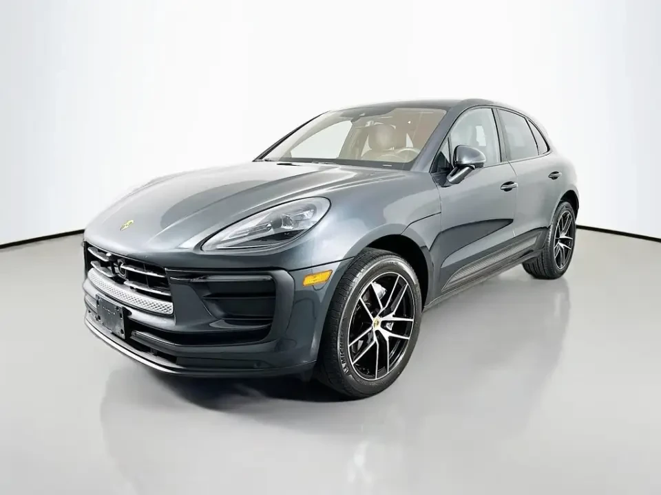 2024 Porsche Macan - Image 11 of 13