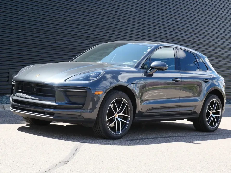 2024 Porsche Macan - Image 9 of 13