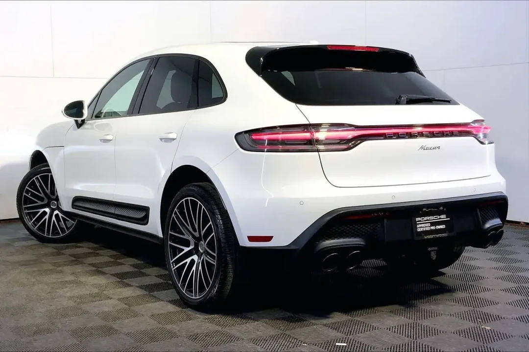 2024 Porsche Macan - Image 3 of 8