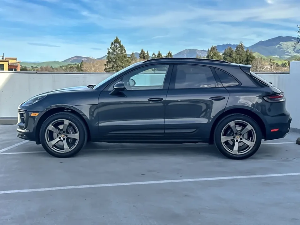 2024 Porsche Macan - Image 2 of 6