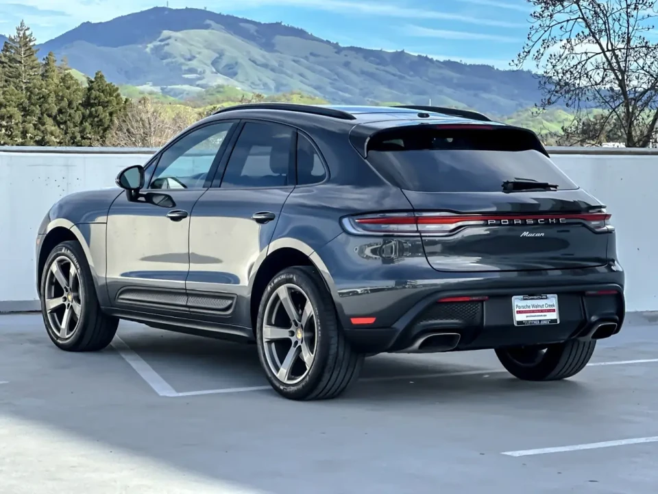 2024 Porsche Macan - Image 3 of 6