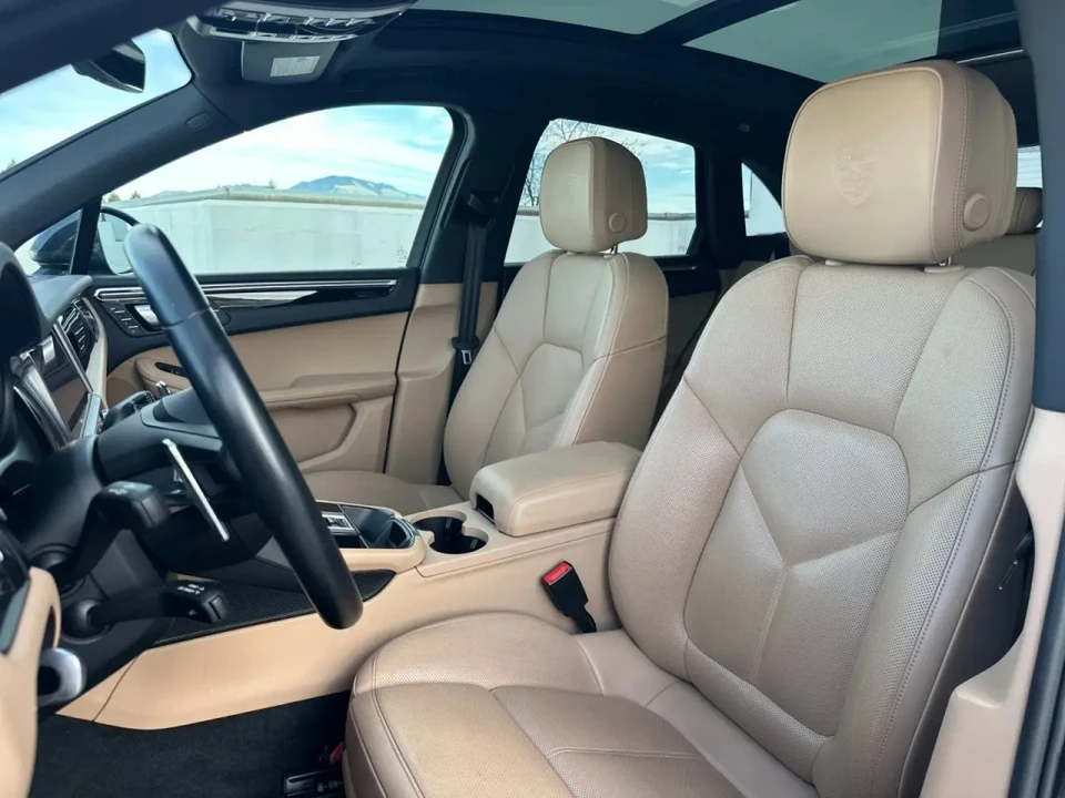 2024 Porsche Macan - Image 5 of 6