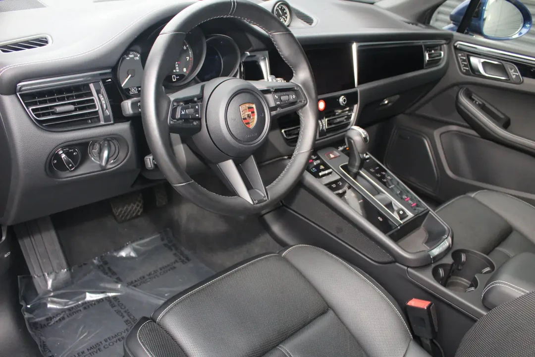 2024 Porsche Macan - Image 4 of 8