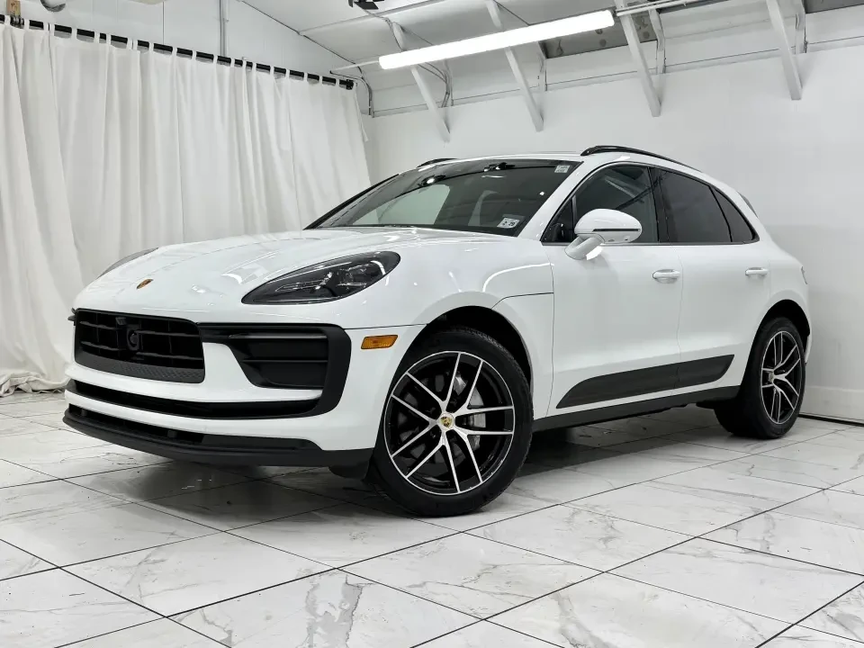 2024 Porsche Macan - Image 11 of 13