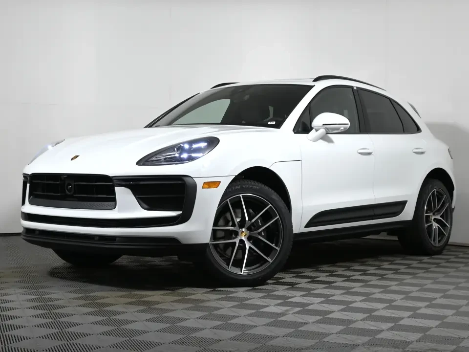 2024 Porsche Macan - Image 9 of 13