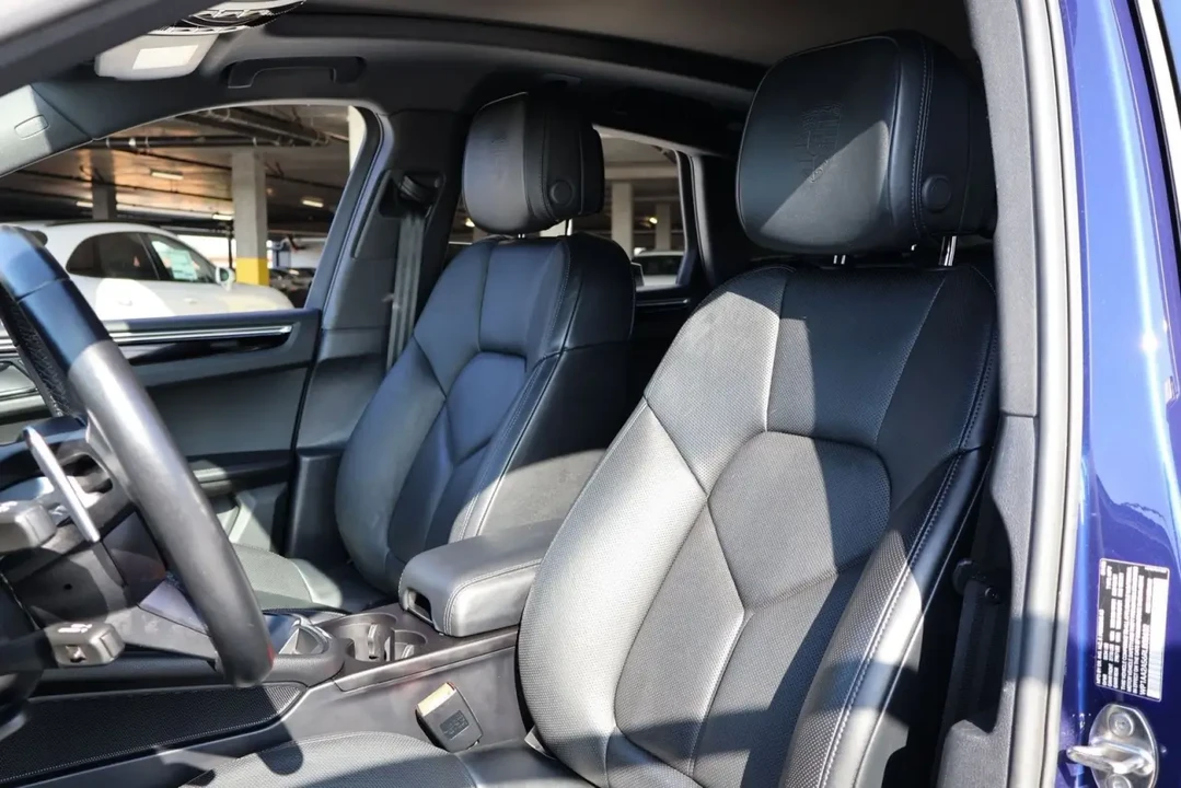 2024 Porsche Macan - Image 5 of 6