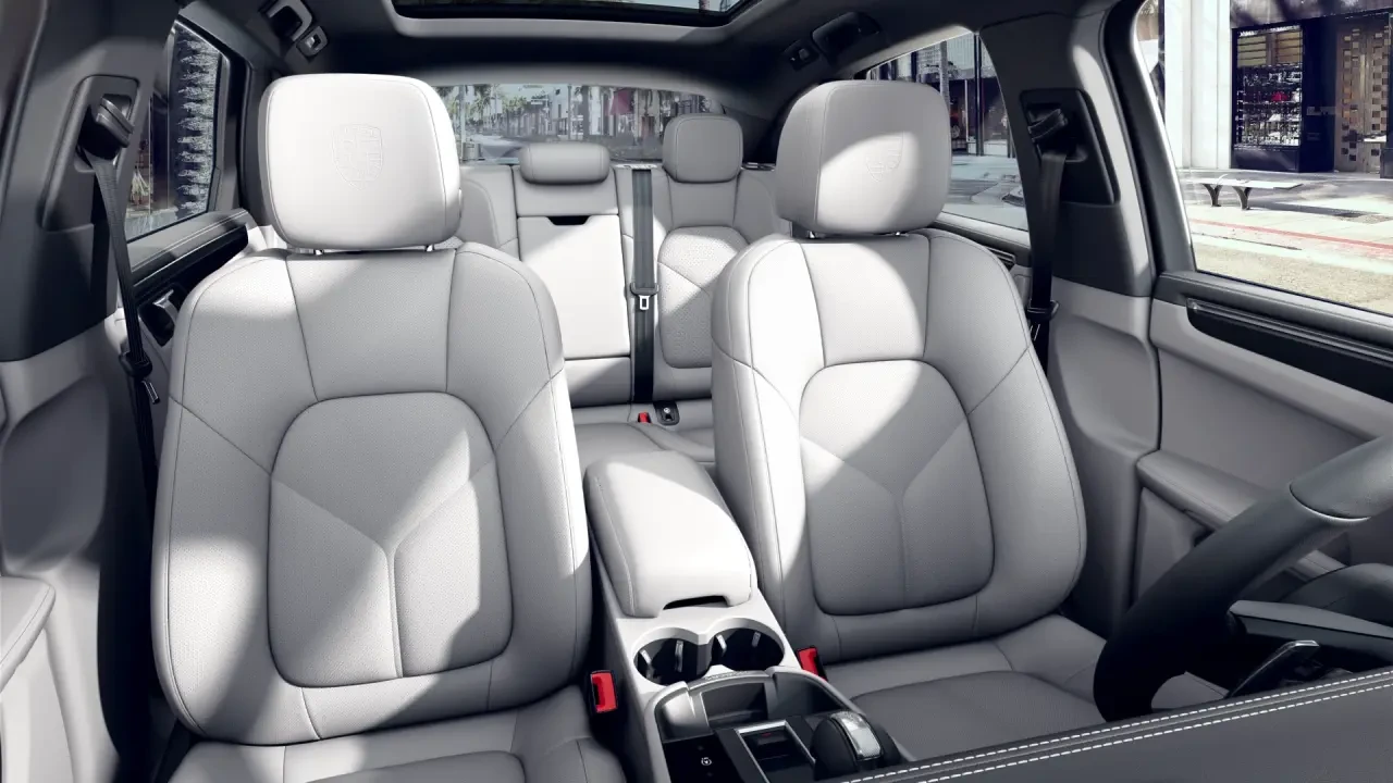 2024 Porsche Macan - Image 5 of 12