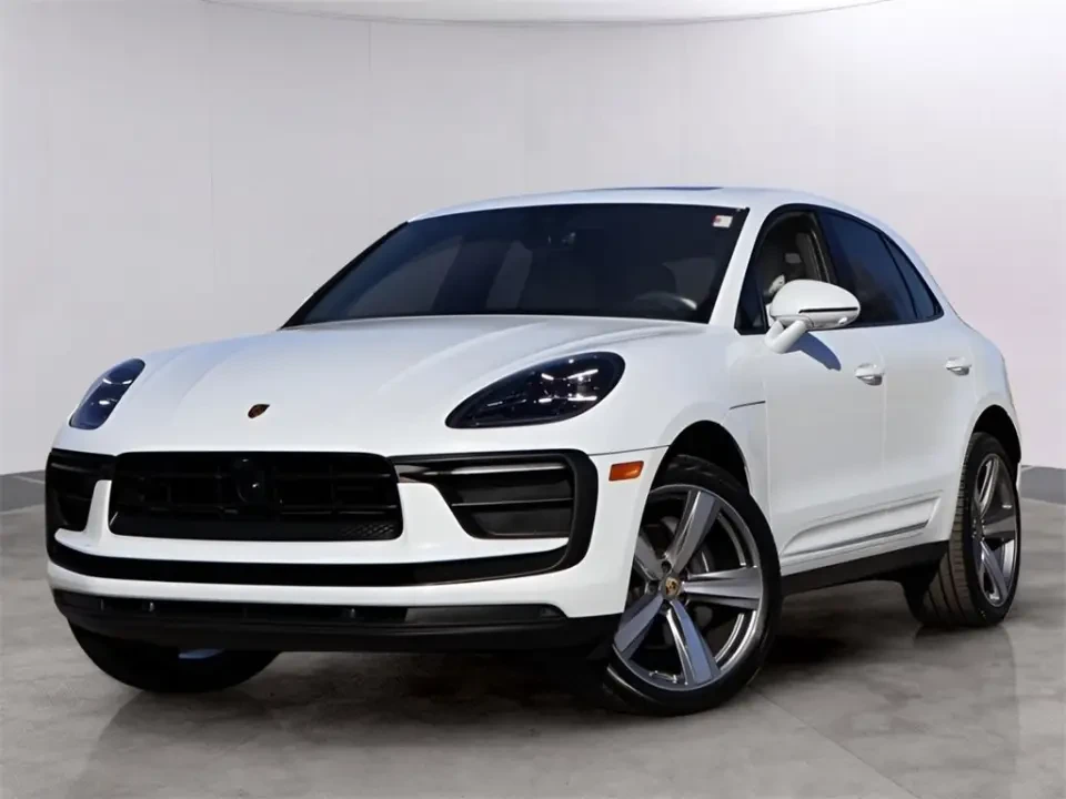 2024 Porsche Macan - Image 11 of 12