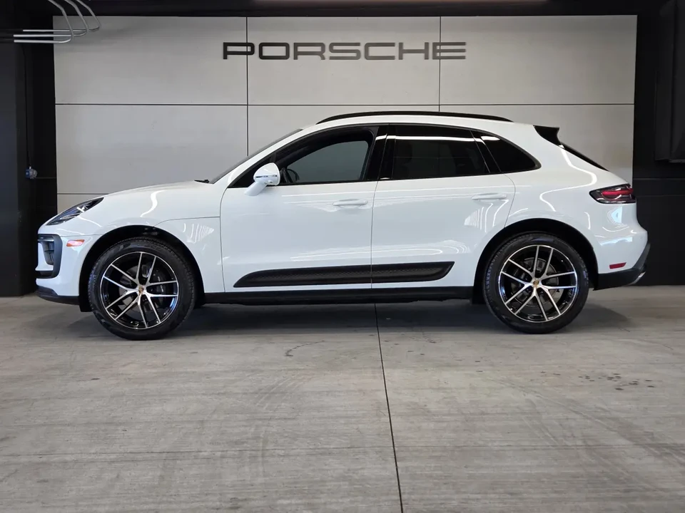 2024 Porsche Macan - Image 2 of 8