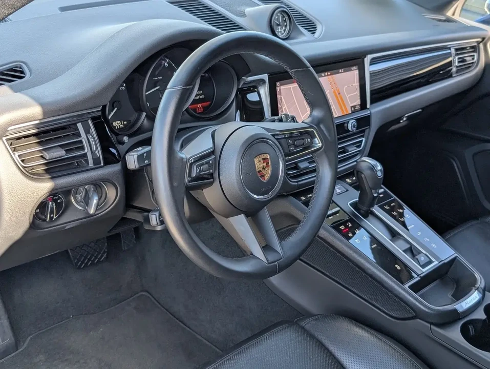 2024 Porsche Macan - Image 4 of 8