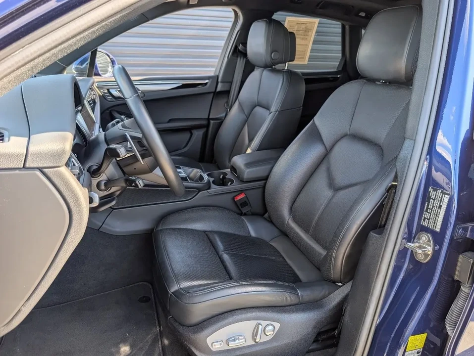 2024 Porsche Macan - Image 5 of 8