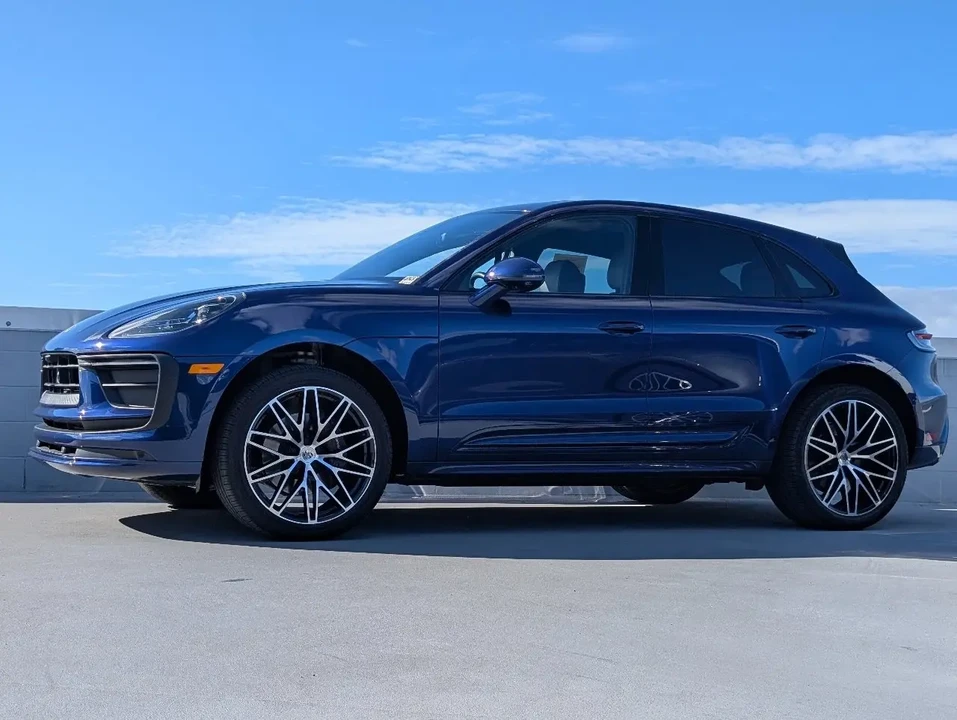 2024 Porsche Macan - Image 2 of 8