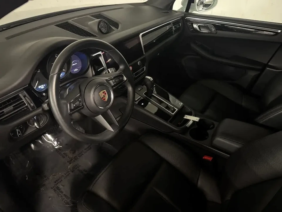 2024 Porsche Macan - Image 4 of 13