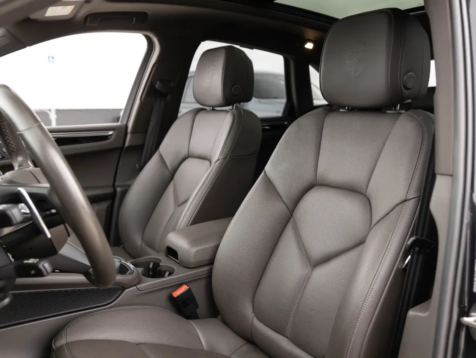2024 Porsche Macan - Image 5 of 11