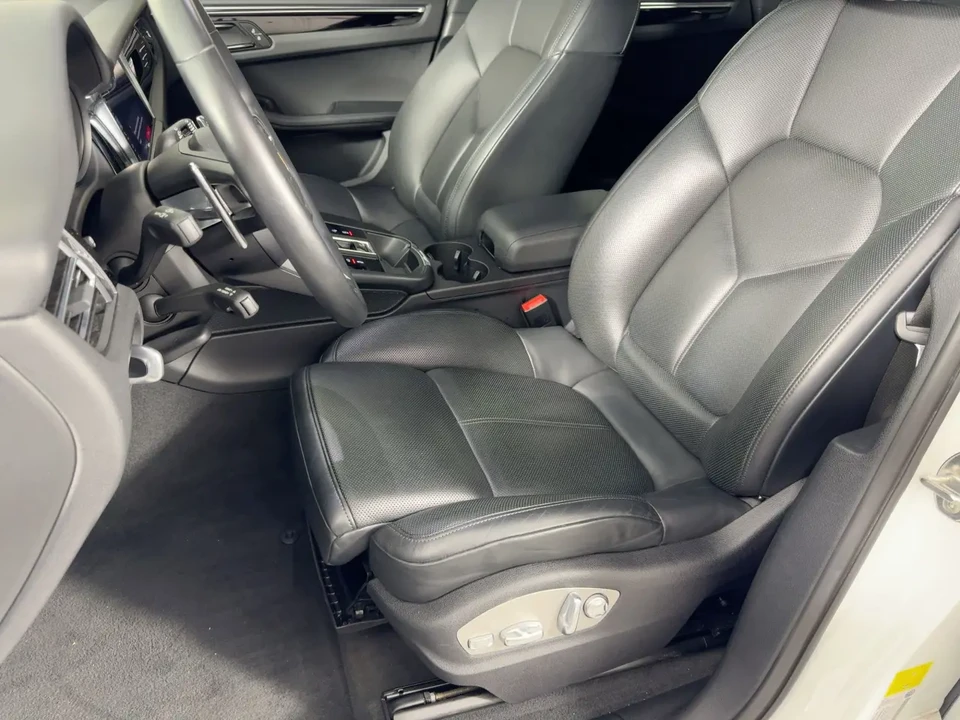 2024 Porsche Macan - Image 5 of 8