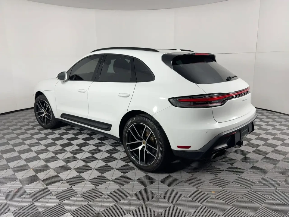2024 Porsche Macan - Image 3 of 8