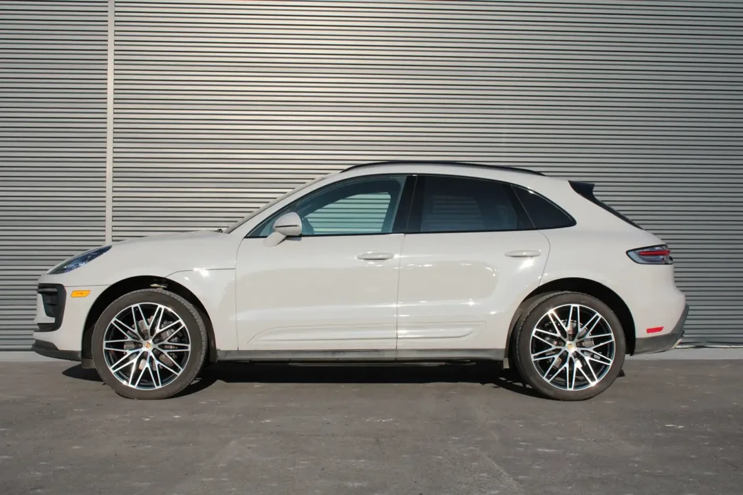 2024 Porsche Macan - Image 2 of 6