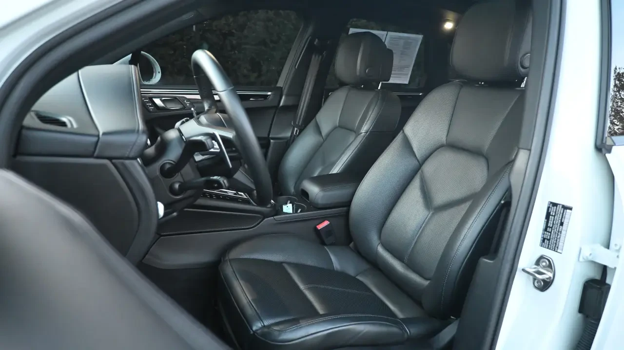 2024 Porsche Macan - Image 5 of 6