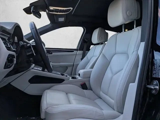 2024 Porsche Macan - Image 5 of 8