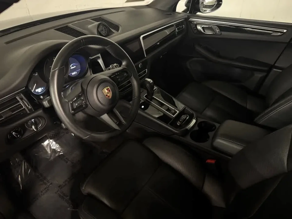 2024 Porsche Macan - Image 4 of 8