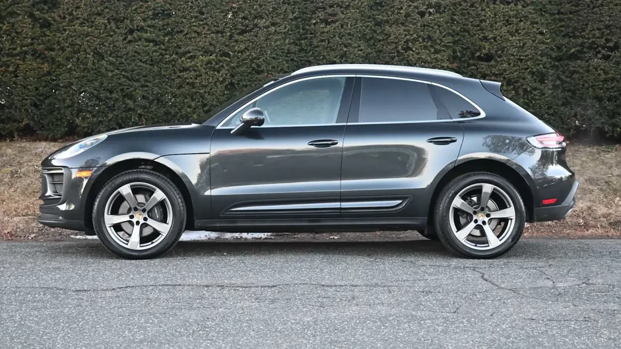 2024 Porsche Macan - Image 2 of 14