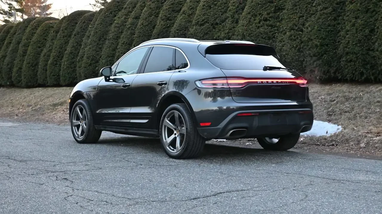 2024 Porsche Macan - Image 3 of 14