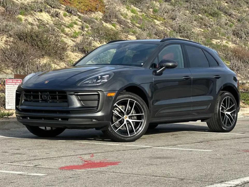 2024 Porsche Macan - Image 12 of 14