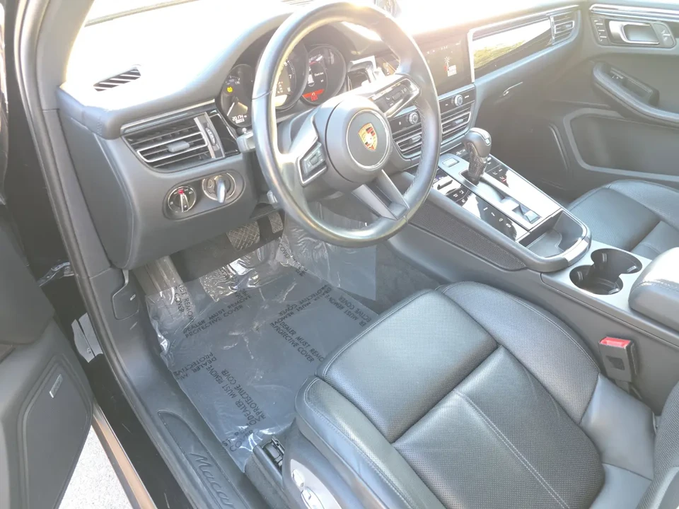 2024 Porsche Macan - Image 4 of 6