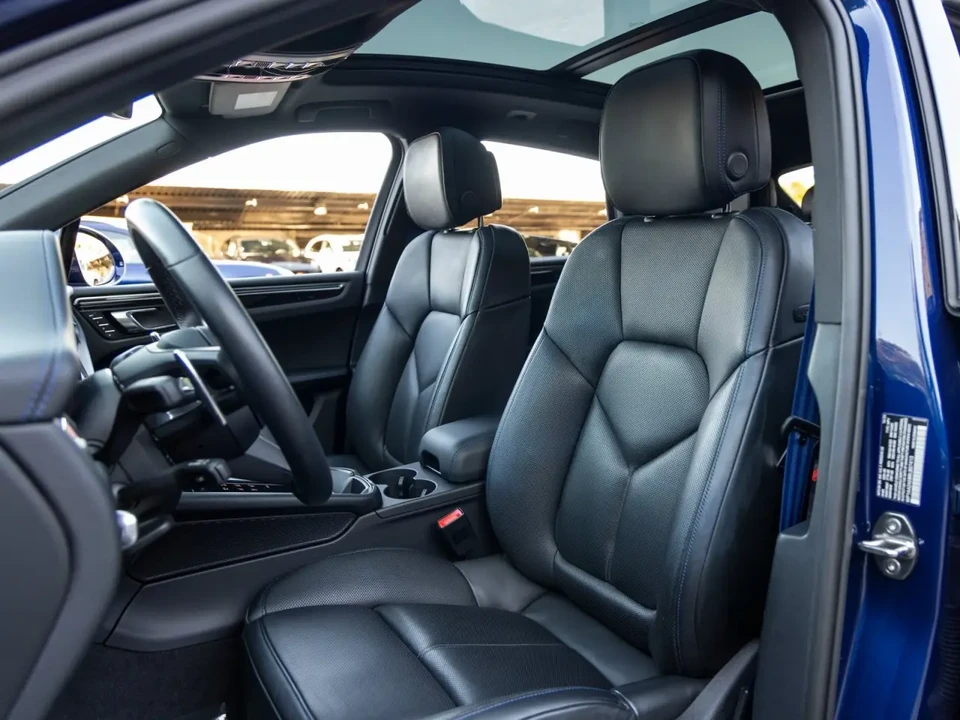 2024 Porsche Macan - Image 5 of 6