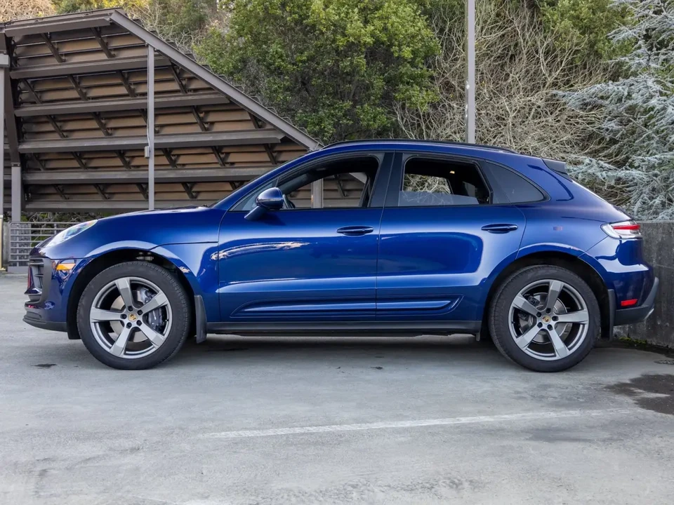 2024 Porsche Macan - Image 2 of 6