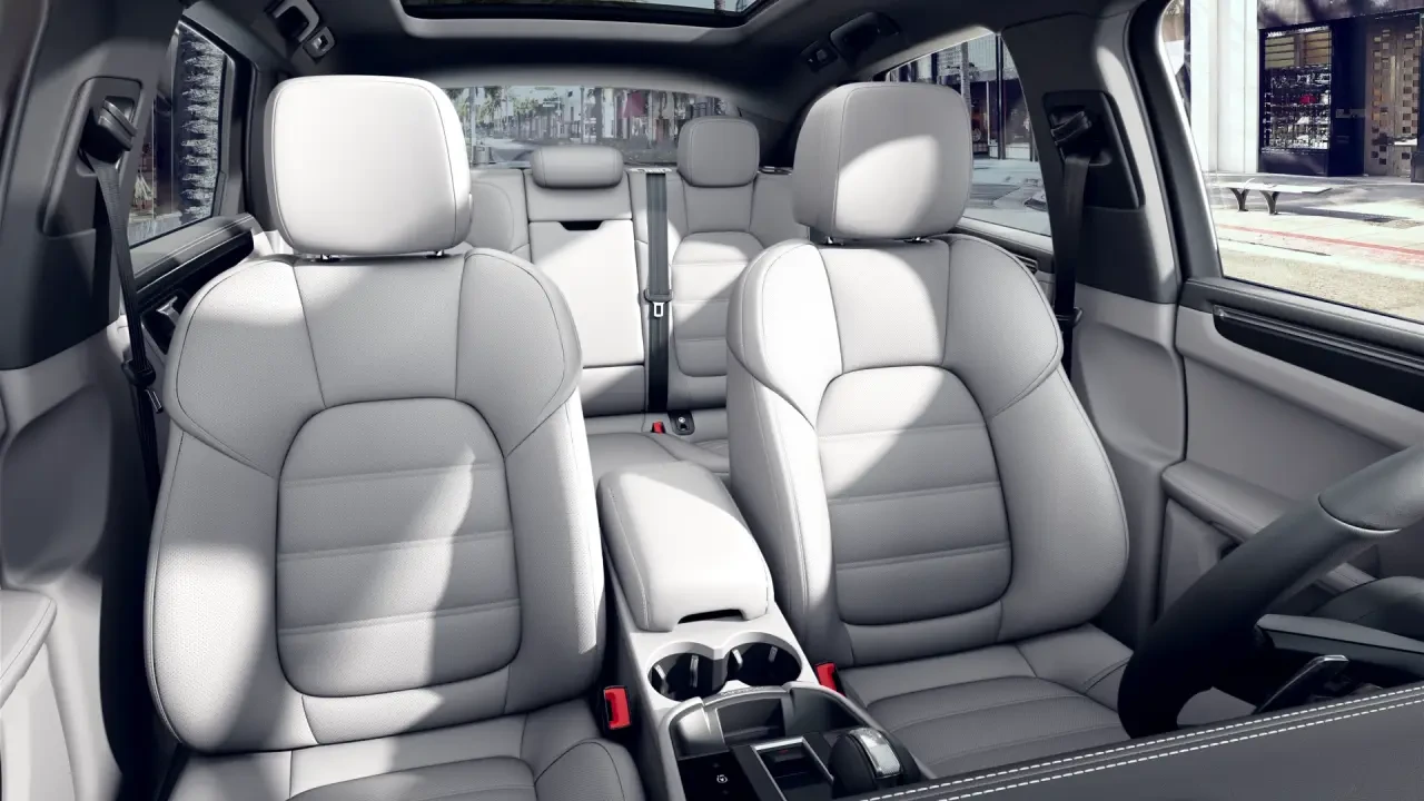 2024 Porsche Macan - Image 6 of 9