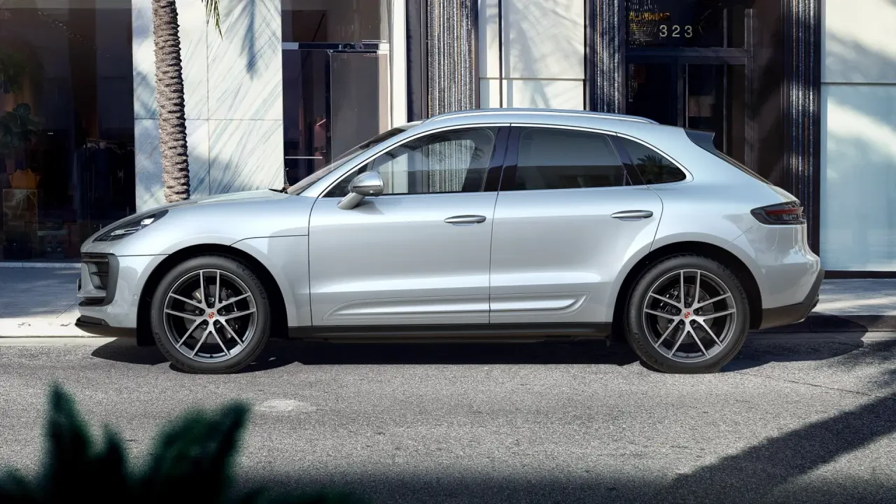 2024 Porsche Macan - Image 2 of 6