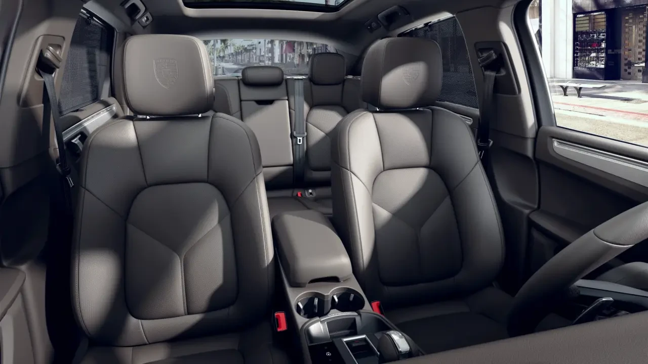 2024 Porsche Macan - Image 5 of 6
