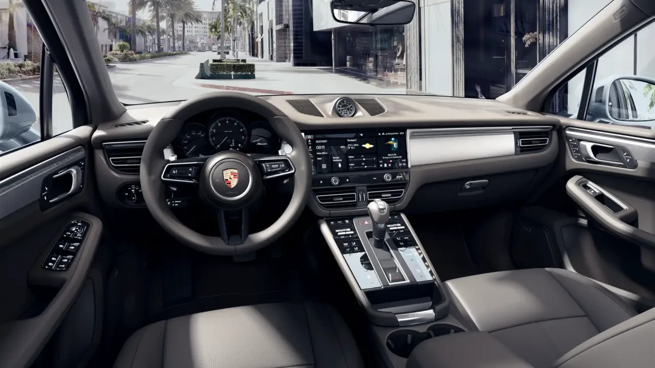 2024 Porsche Macan - Image 4 of 6